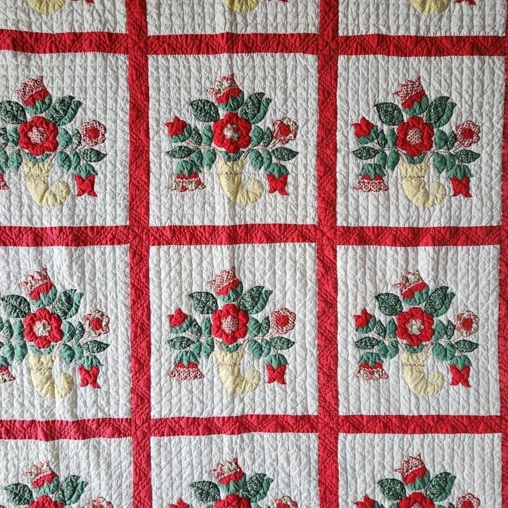 1940s HANDMADE Floral Basket Appliqué‎ Quilt Red Sashing Americana 98x65